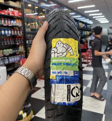 Hình ảnh lốp xe Michelin Pilot Street 2 dành cho bánh sau xe Vario