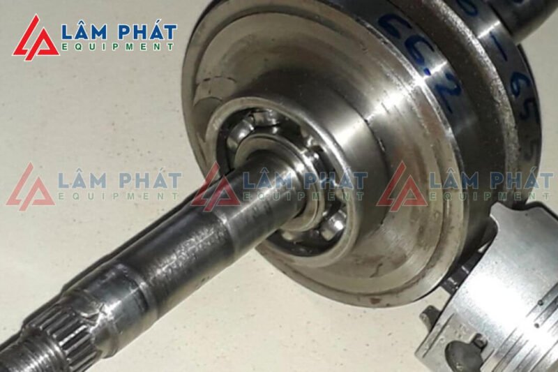 Hình ảnh minh họa bộ phận dên xe máy và các chi tiết liên quan trong động cơ