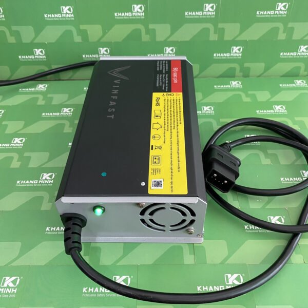 Hình ảnh minh họa bộ sạc xe máy điện Vinfast VF 400W chính hãng