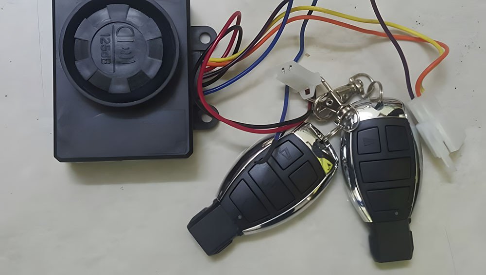 Hình ảnh minh họa cách ngắt kết nối thiết bị chống trộm điều khiển từ xa