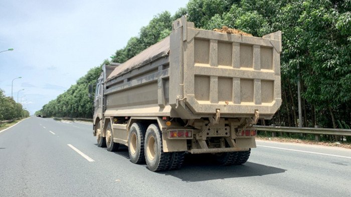 Hình ảnh minh họa cân xe kiểm tra tải trọng