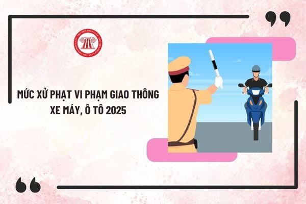Hình ảnh minh họa cảnh sát giao thông kiểm tra nồng độ cồn đối với người đi xe máy