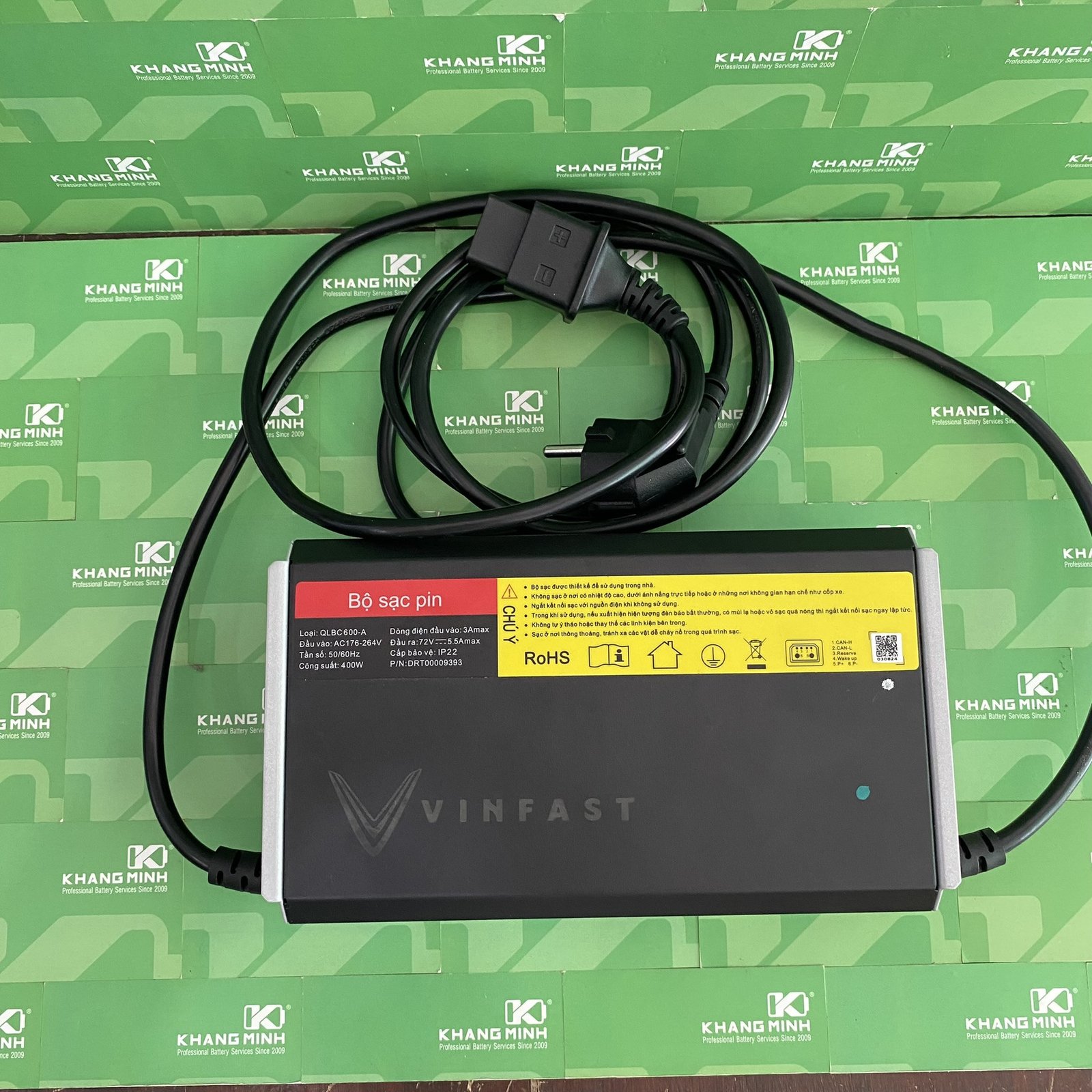 Hình ảnh minh họa chi tiết kỹ thuật của bộ sạc xe điện Vinfast