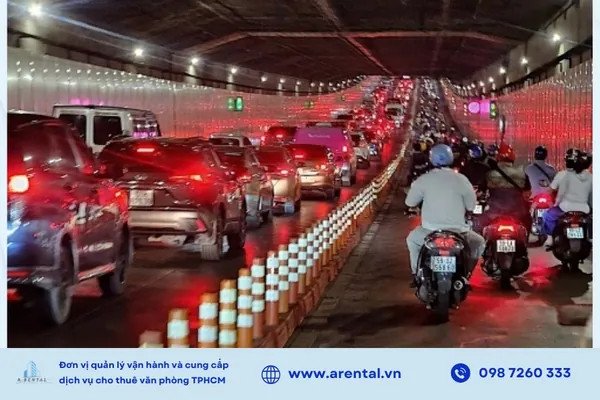 Hình ảnh minh họa cho việc cấm xe máy và bảo trì hầm