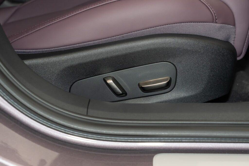 Hình ảnh minh họa hệ thống thông tin giải trí trên xe điện Xiaomi SU7