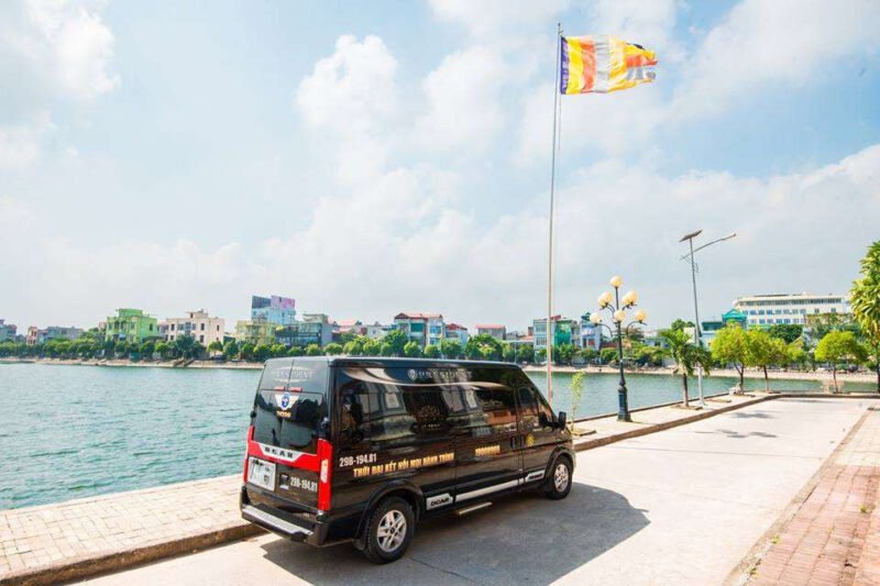 Hình ảnh minh họa không gian nội thất sang trọng của xe limousine