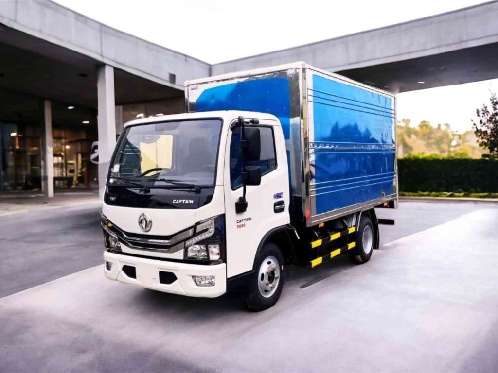 Hình ảnh minh họa một chiếc xe tải 3 5 tấn giá tốt như TMT Captain E350 đang chờ xuất xưởng