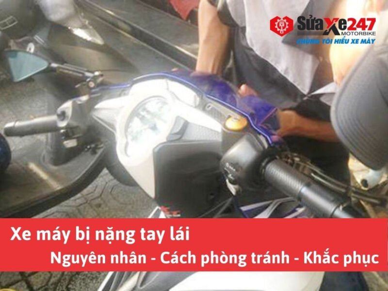 Hình ảnh minh họa người lái xe máy đang gặp khó khăn trong việc điều khiển tay lái