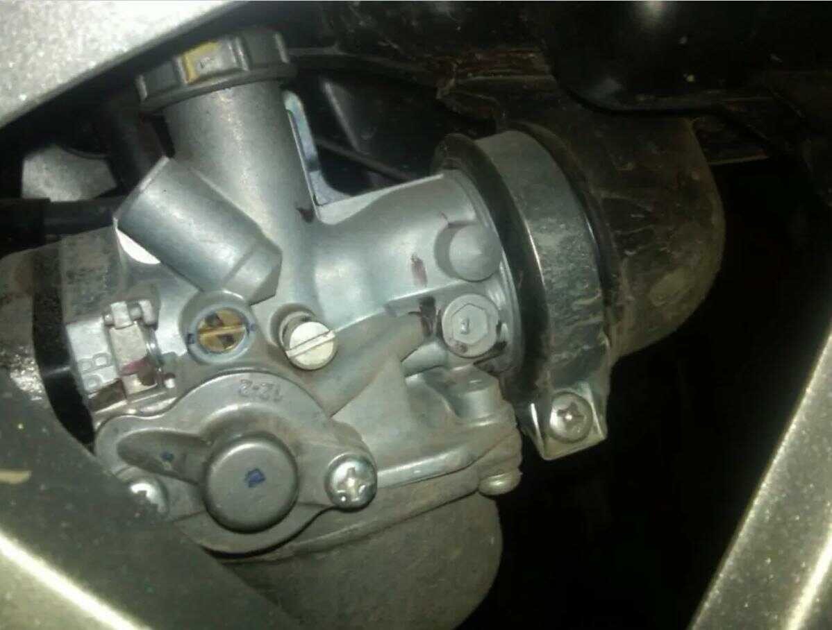 Hình ảnh minh họa ốc chỉnh garanti trên bộ chế hòa khí