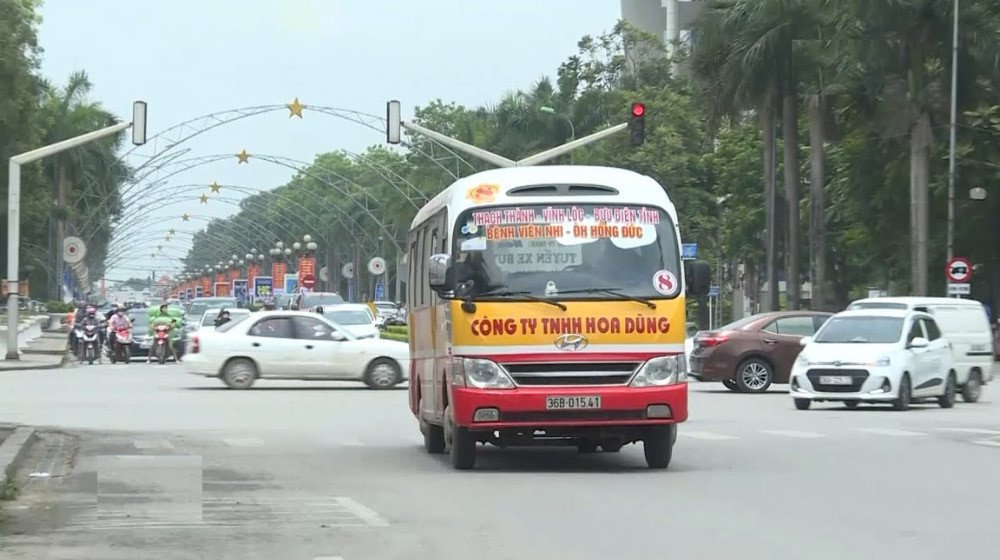 Hình ảnh minh họa về hoạt động của xe buýt kết nối nội tỉnh tại bến xe phía Bắc Thanh Hóa