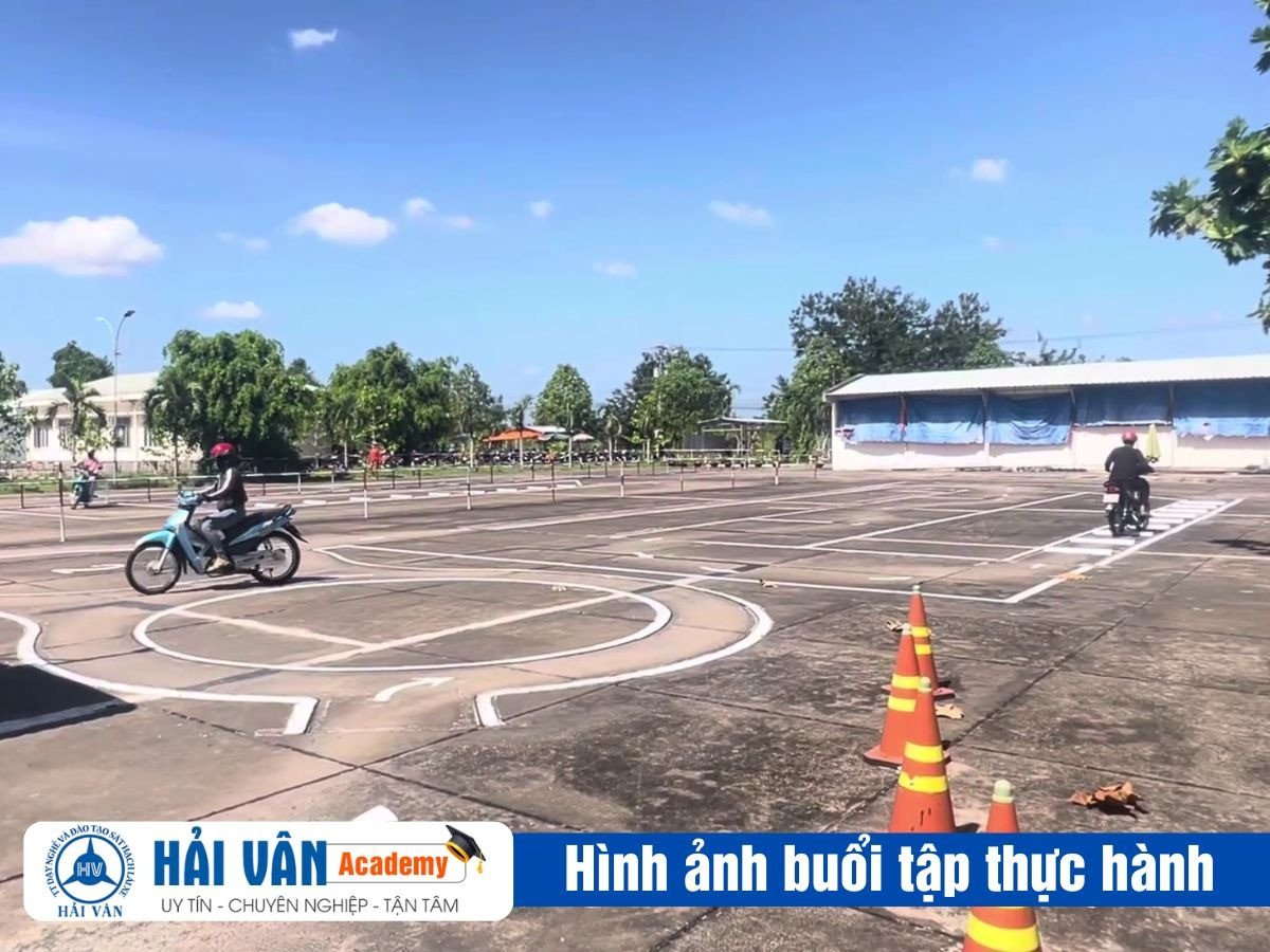 Hình ảnh minh họa về việc kiểm tra sức khỏe khi làm hồ sơ thi bằng lái xe