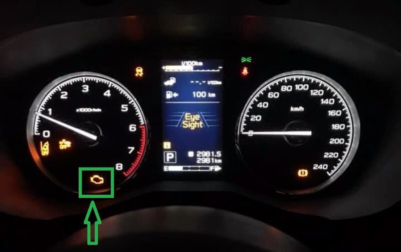 Hình ảnh minh họa việc kiểm tra động cơ xe máy