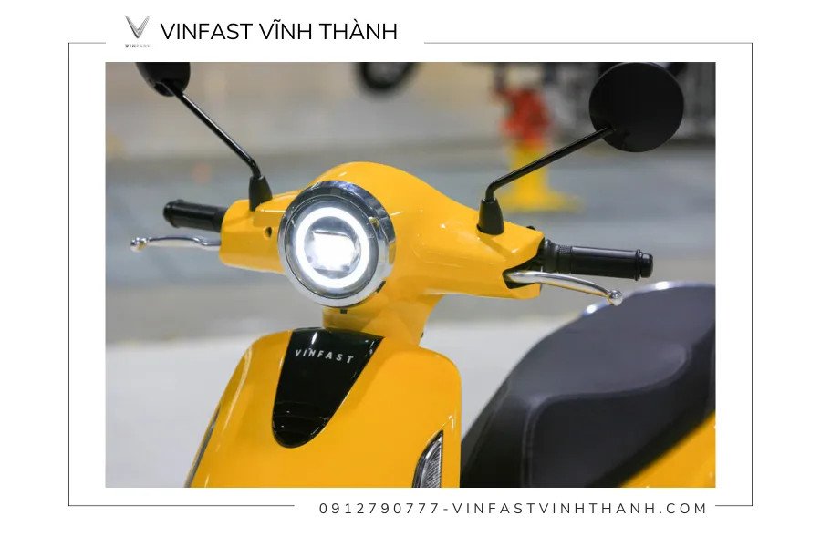 Hình ảnh minh họa việc lau khô xe sau khi rửa