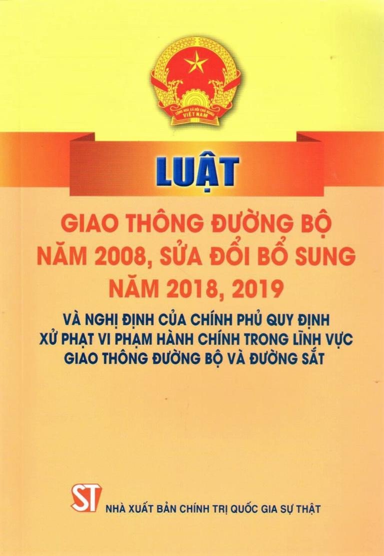 Hình ảnh minh họa việc tuân thủ luật giao thông đường bộ cho người lái xe máy