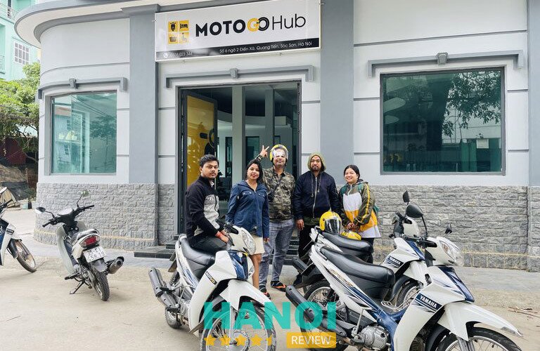 Hình ảnh minh họa xe máy đang di chuyển trên đường phố Hà Nội