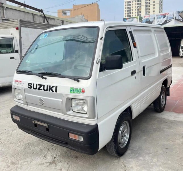 Hình ảnh minh họa xe tải van Suzuki cũ với khả năng lưu thông linh hoạt trong đô thị