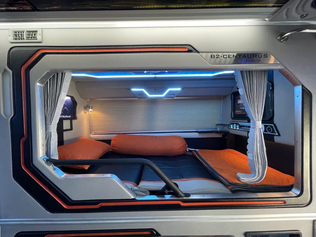 Hình ảnh mô phỏng lộ trình xe chạy trên quốc lộ