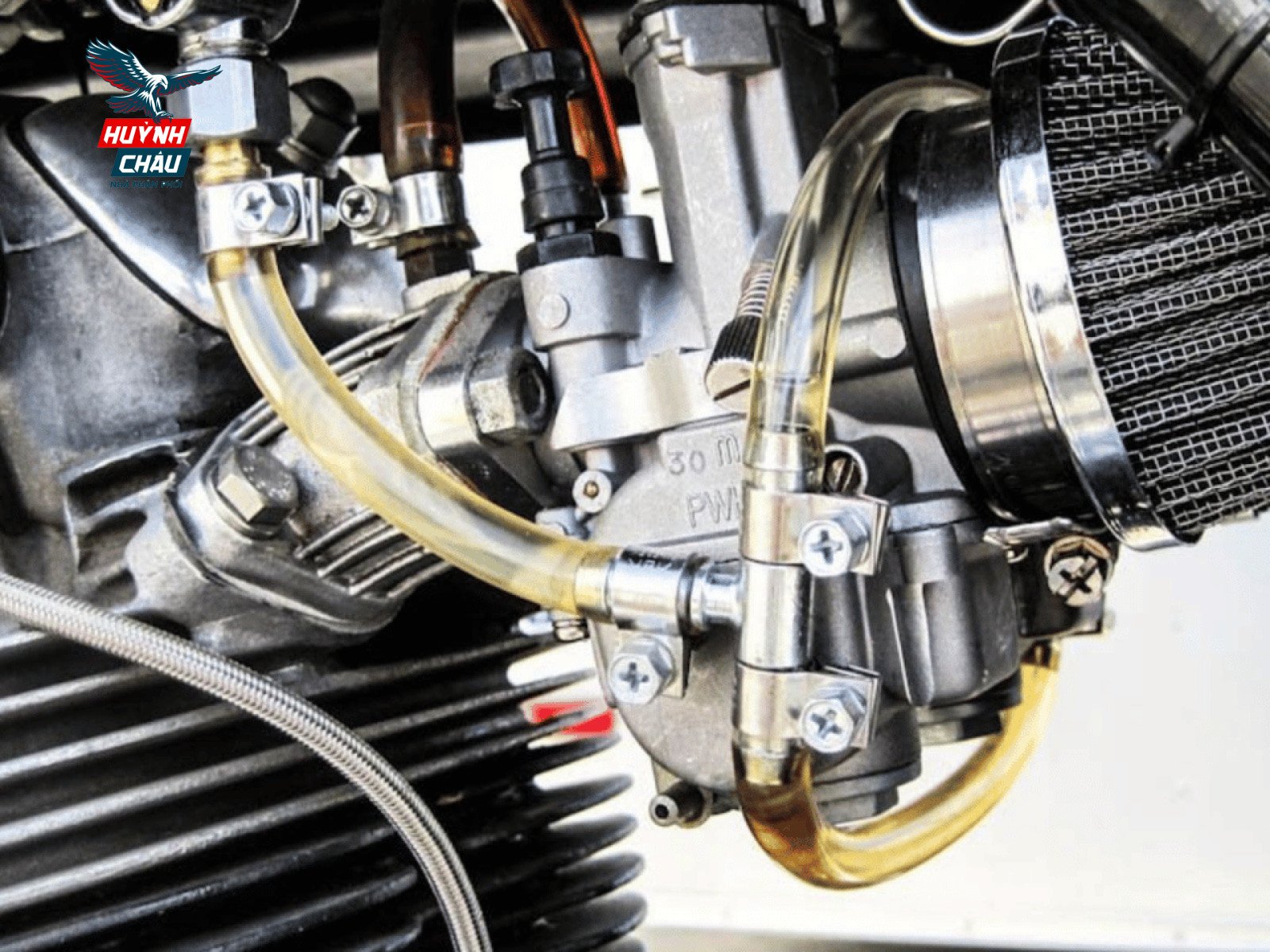 Hình ảnh mô tả bộ chế hòa khí gặp sự cố gây ra hiện tượng xe tắt máy