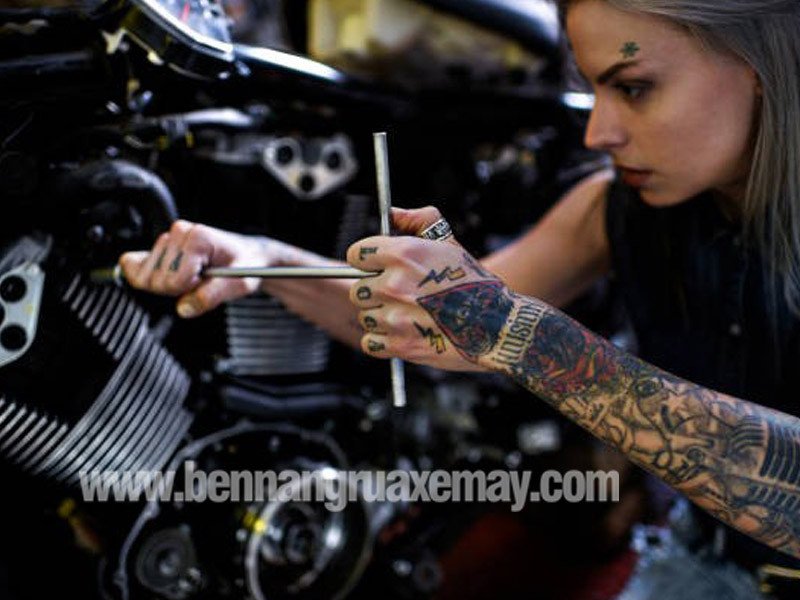 Hình ảnh mô tả cảm giác đạp khởi động xe số bị yếu