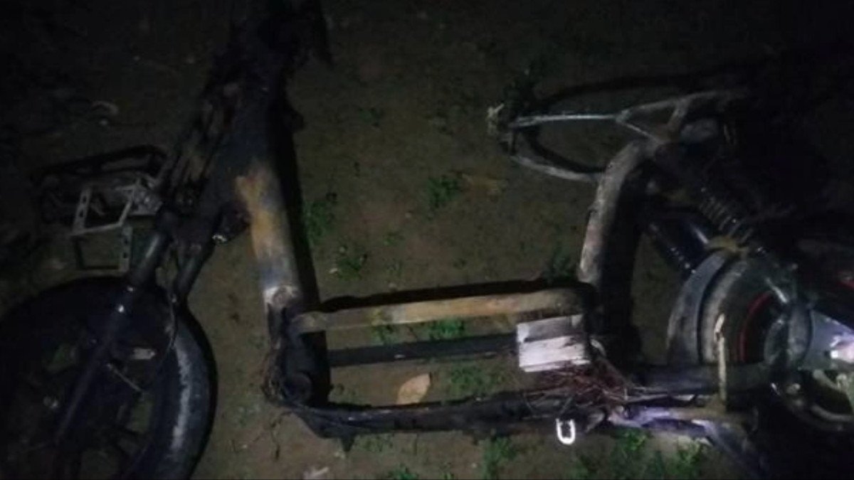 Hình ảnh mô tả quá trình sạc pin xe điện hoặc thành phần pin