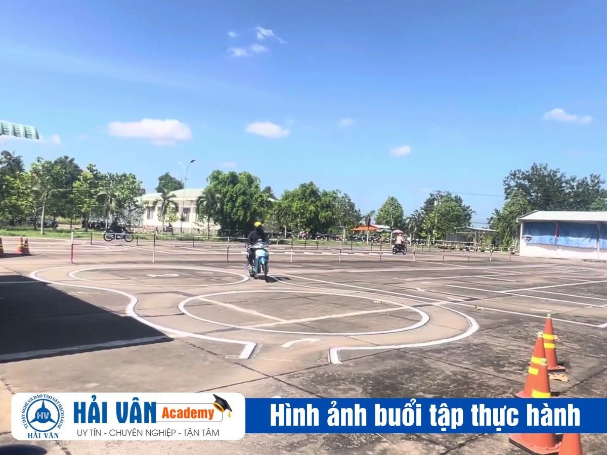 Hình ảnh mô tả quy trình đăng ký thi bằng lái xe máy tại Thanh Hóa