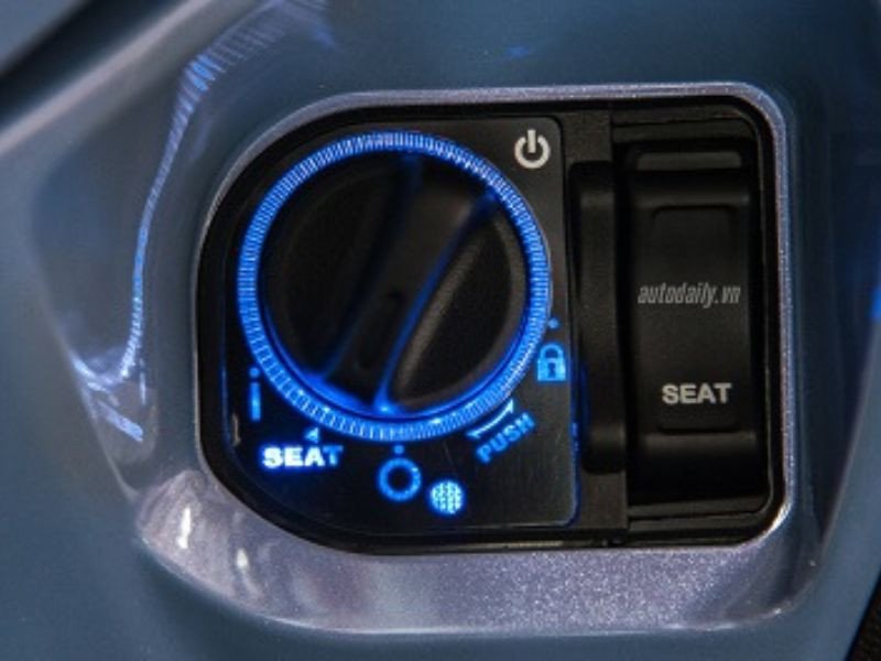 Hình ảnh mô tả việc kiểm tra và bảo dưỡng hệ thống điện xe Vision