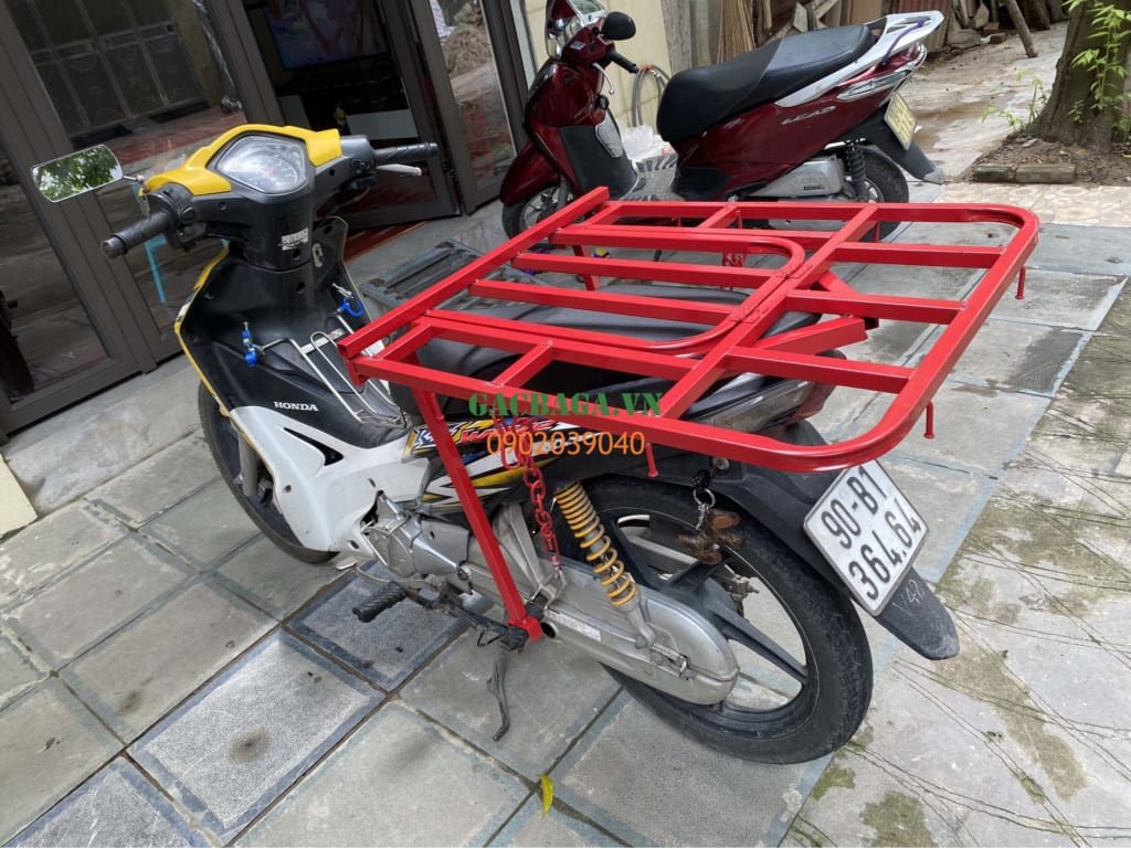 Hình ảnh một chiếc gác baga xe máy có thiết kế tiện lợi, dễ dàng chằng buộc hàng hóa