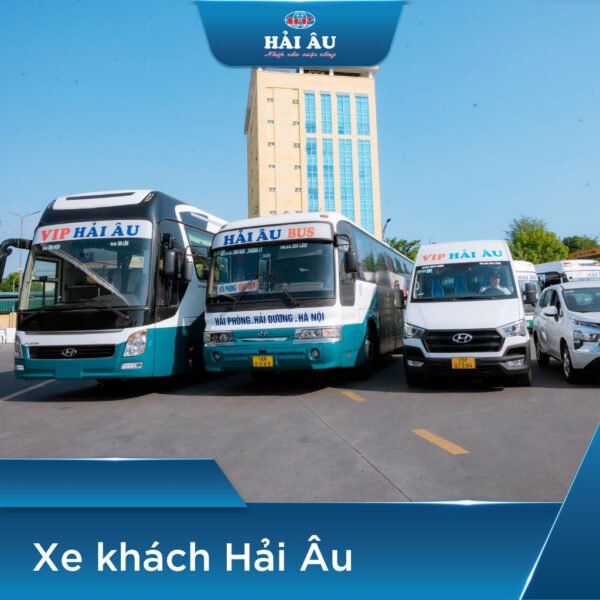 Hình ảnh một chiếc xe khách chất lượng cao trên tuyến đường di chuyển giữa các tỉnh thành