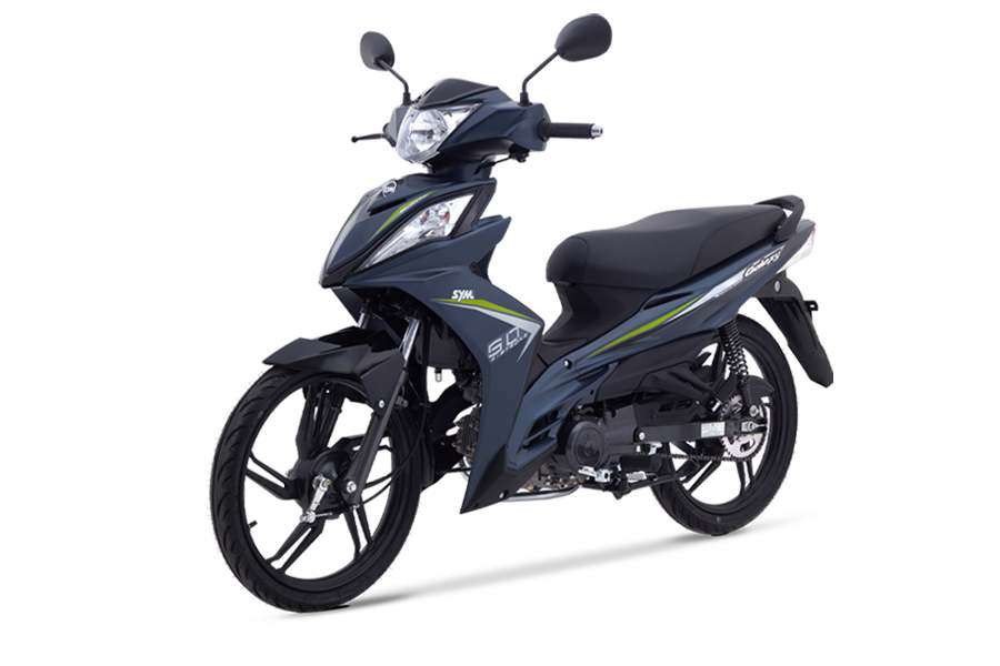 Hình ảnh một chiếc xe số SYM Galaxy Sport 50cc đang di chuyển trên đường phố năng động