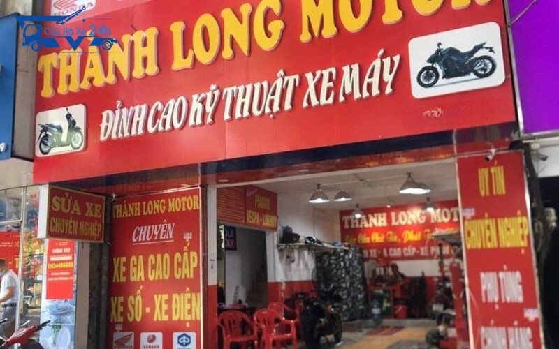 Hình ảnh một cửa hàng sửa chữa xe máy có không gian làm việc sạch sẽ