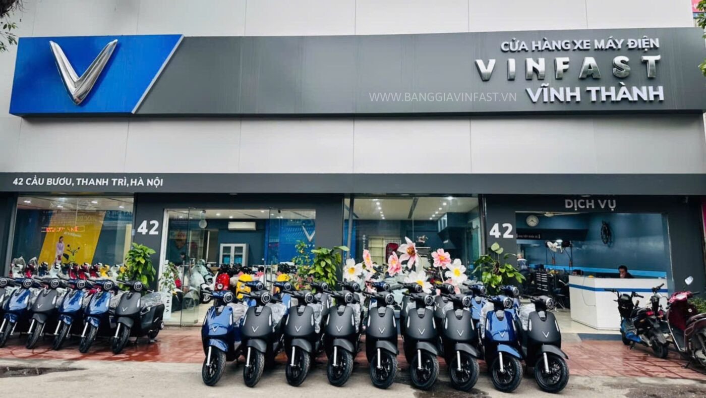Hình ảnh một đại lý xe máy điện VinFast ở ngoại thành Hà Nội