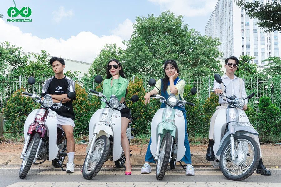 Hình ảnh một góc trưng bày xe máy 50cc tại một đại lý lớn ở TP.HCM