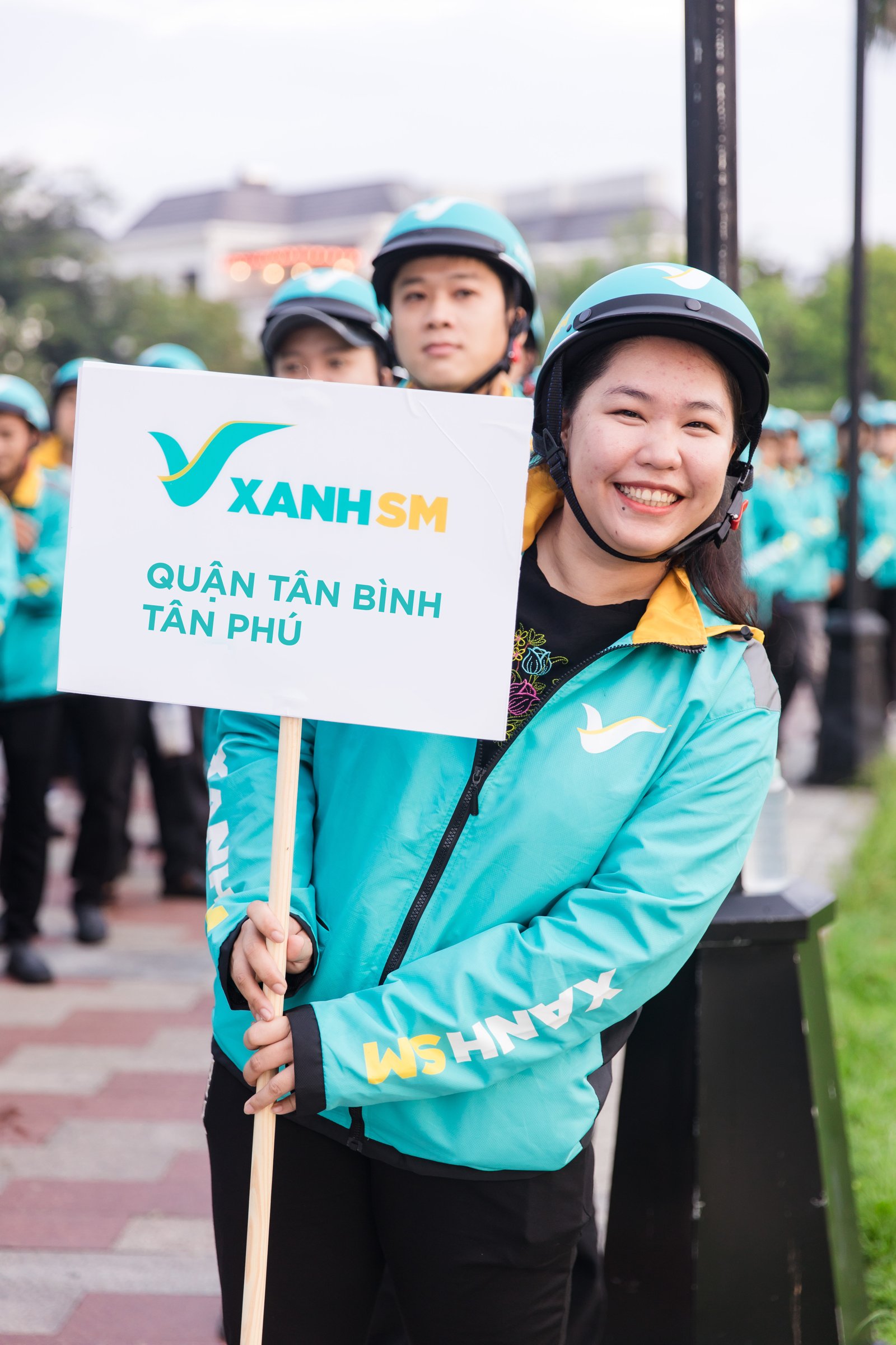 Hình ảnh một lãnh đạo công ty chia sẻ về mục tiêu lan tỏa di chuyển xanh