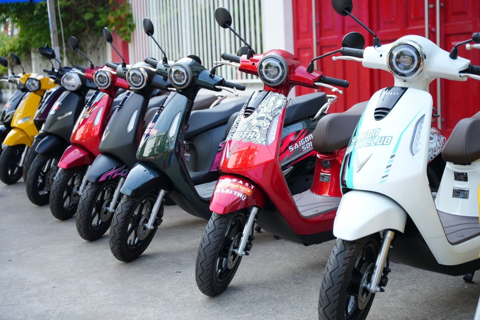 Hình ảnh một mẫu xe máy điện giá rẻ phù hợp cho di chuyển trong đô thị