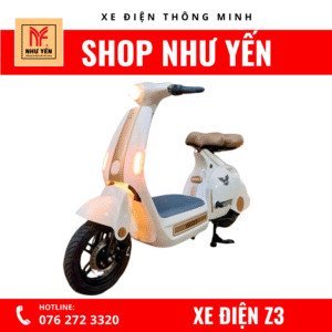 Hình ảnh một người đang sạc xe máy điện tại nhà, minh họa cho sự tiện lợi