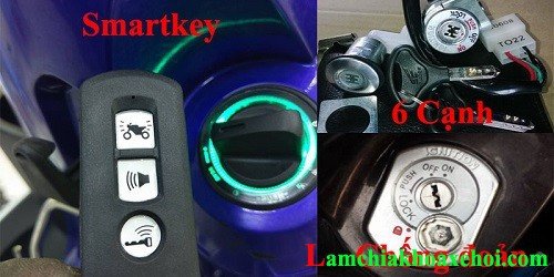 Hình ảnh một thợ khóa đang lắp đặt hệ thống khóa Smartkey hiện đại cho xe tay ga, thể hiện sự nâng cấp công nghệ bảo mật