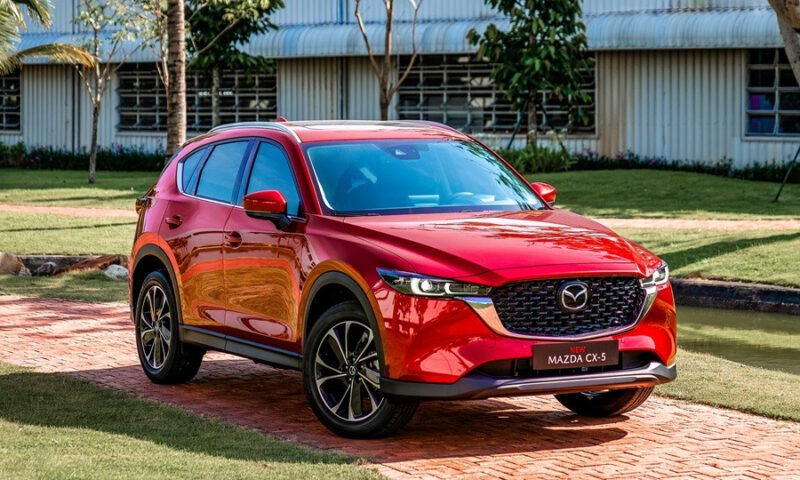 Hình ảnh ngoại thất xe Mazda CX-5 màu đỏ sang trọng