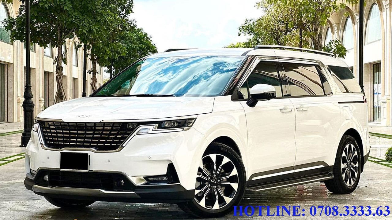 Hình ảnh nội thất sang trọng của xe Kia Carnival với các hàng ghế da cao cấp