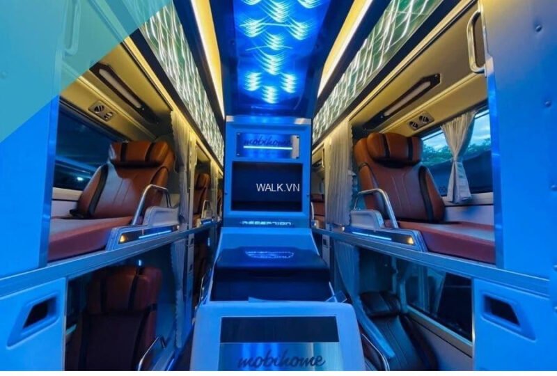 Hình ảnh nội thất xe giường nằm rộng rãi, sạch sẽ của nhà xe Phước Thiện