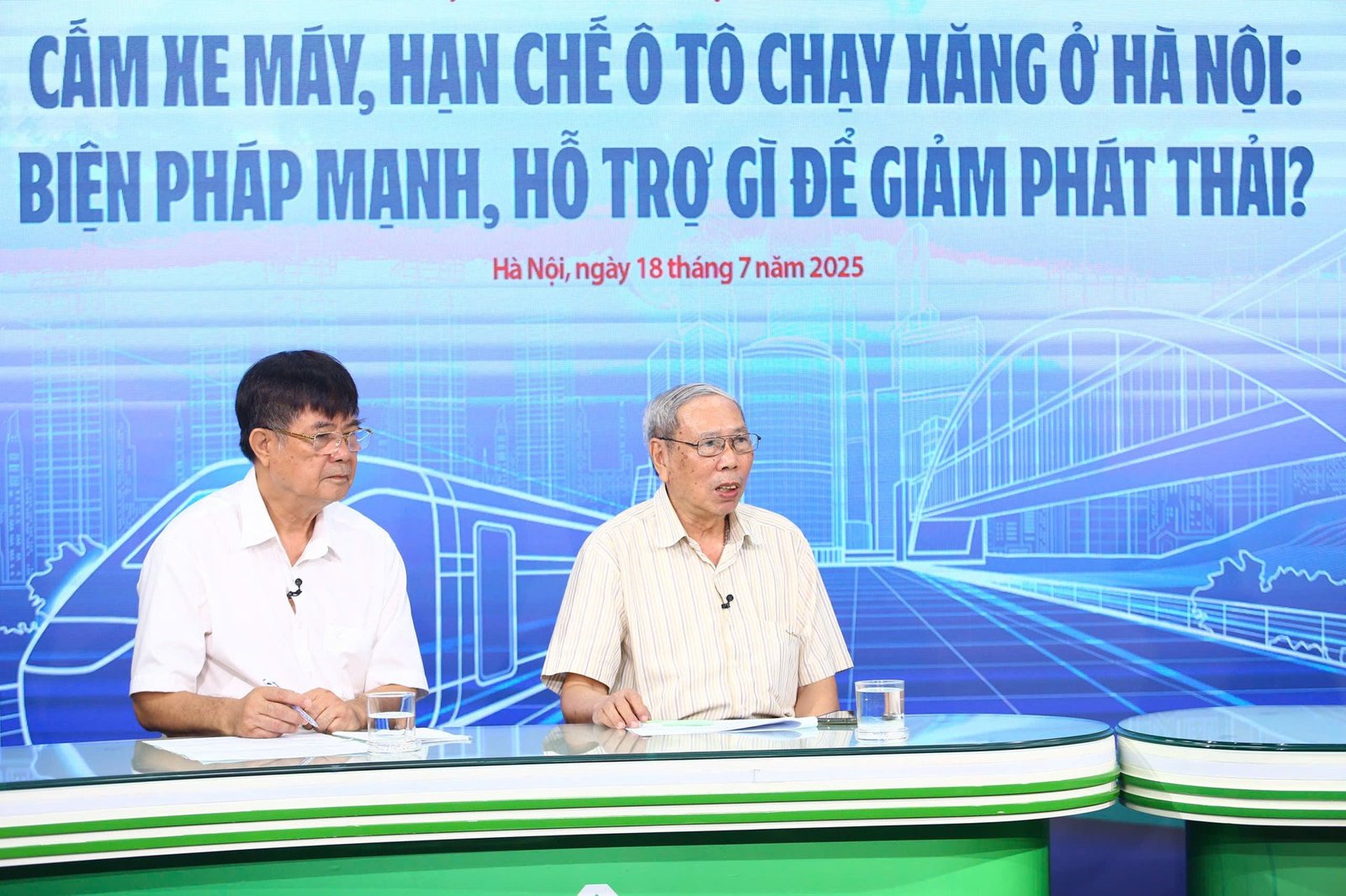 Hình ảnh ông Khương Kim Tạo đang phát biểu trong một sự kiện