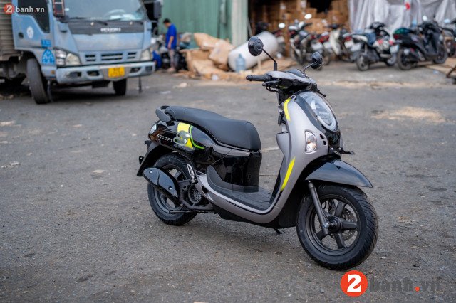 Hình ảnh tổng quan về các phiên bản Honda Scoopy 110cc nhập khẩu tại đại lý