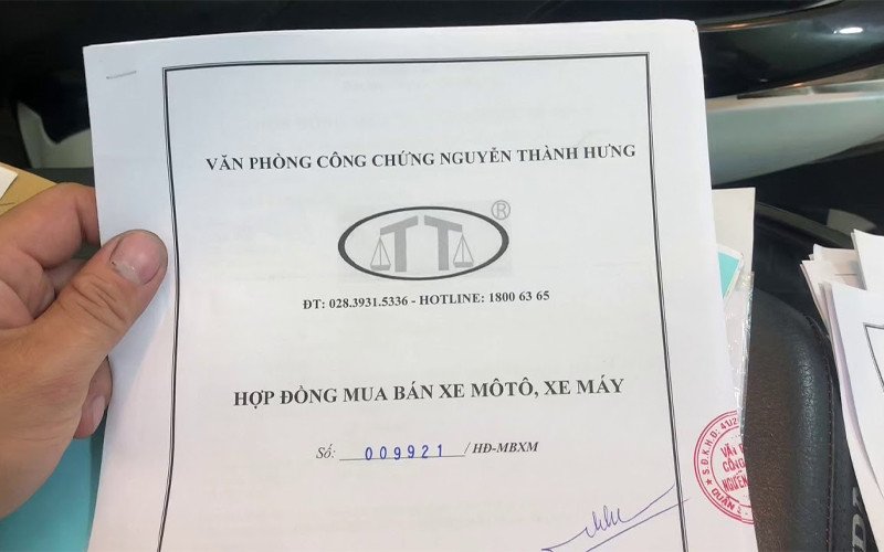 Hình ảnh về quy trình ký kết hợp đồng mua bán xe máy có công chứng