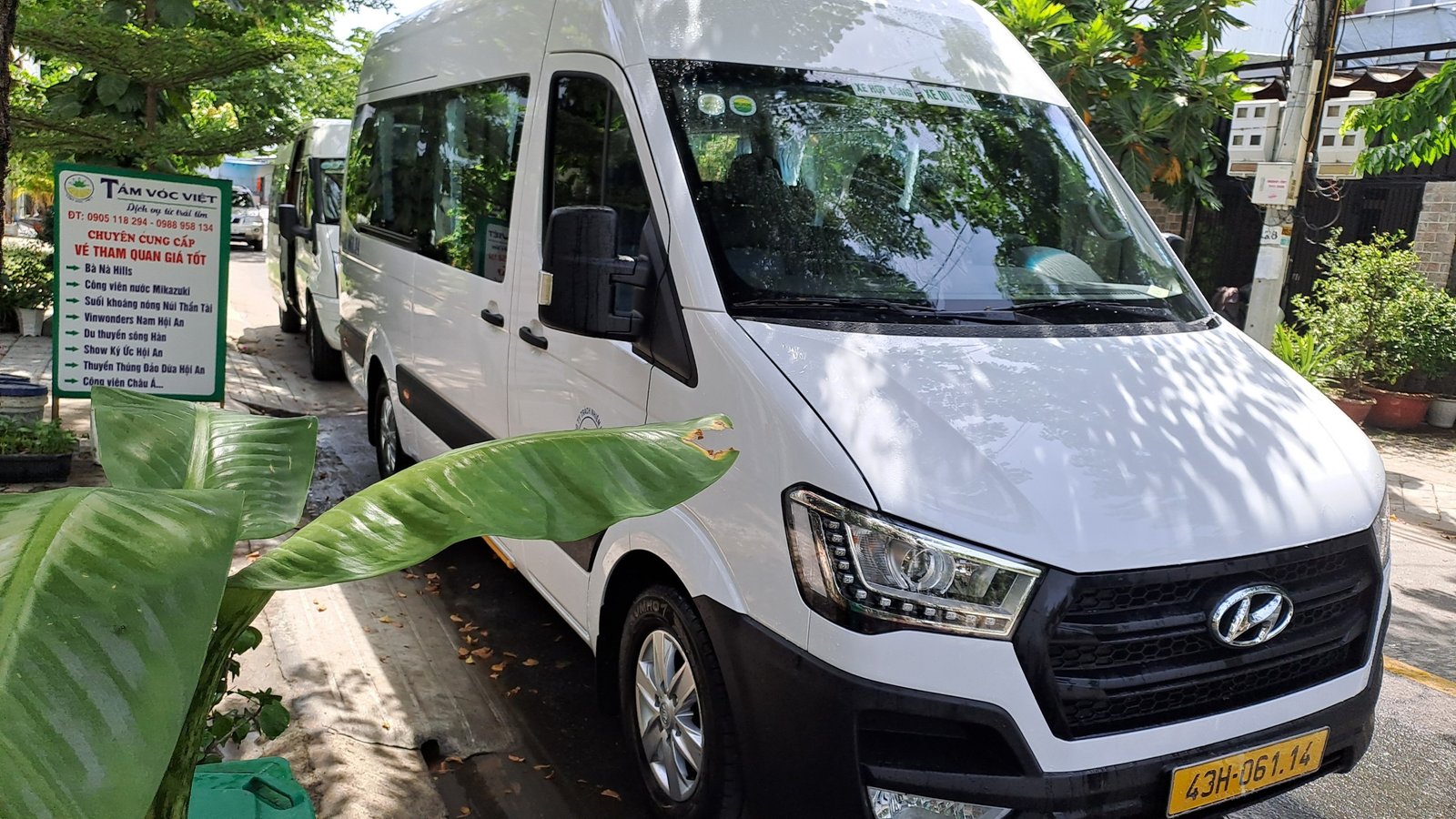 Hình ảnh xe 16 chỗ phục vụ du lịch Đà Nẵng và các vùng lân cận