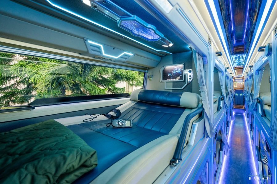 Hình ảnh xe An Anh phục vụ hành khách tại bến xe