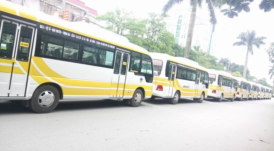 Hình ảnh xe bus Trường Sơn với thiết kế thân thiện với hành khách