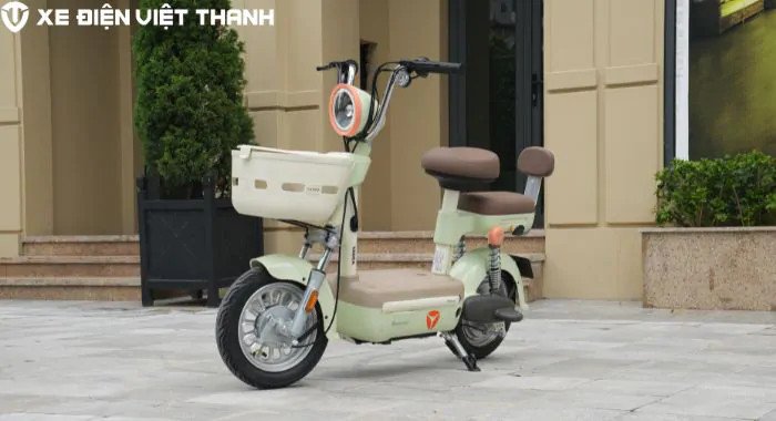 Hình ảnh xe đạp điện YADEA IFun với thiết kế nhỏ gọn và màu sắc trẻ trung, năng động