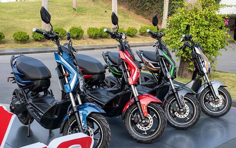 Hình ảnh xe máy điện Yadea Xmen Neo với thiết kế nổi bật