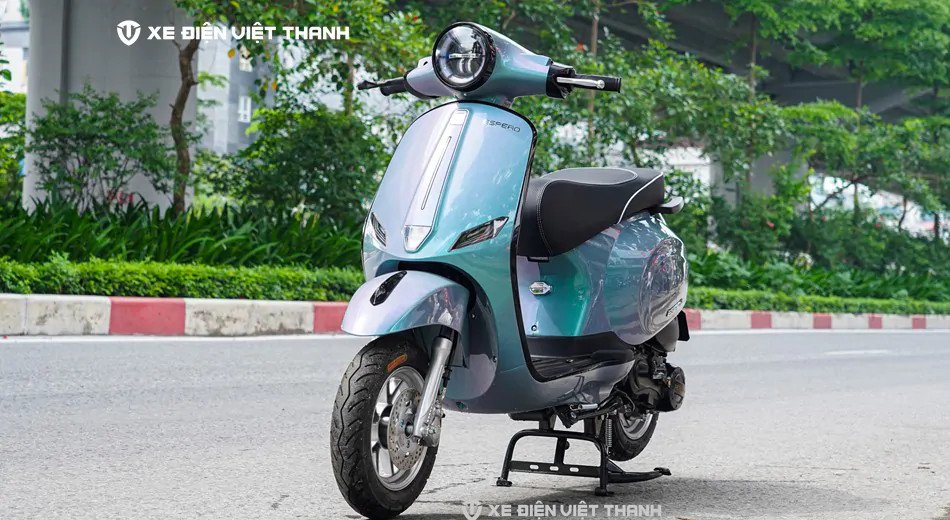 Hình ảnh xe tay ga 50cc Espero Classic Pro với thiết kế trẻ trung, phù hợp cho học sinh nam
