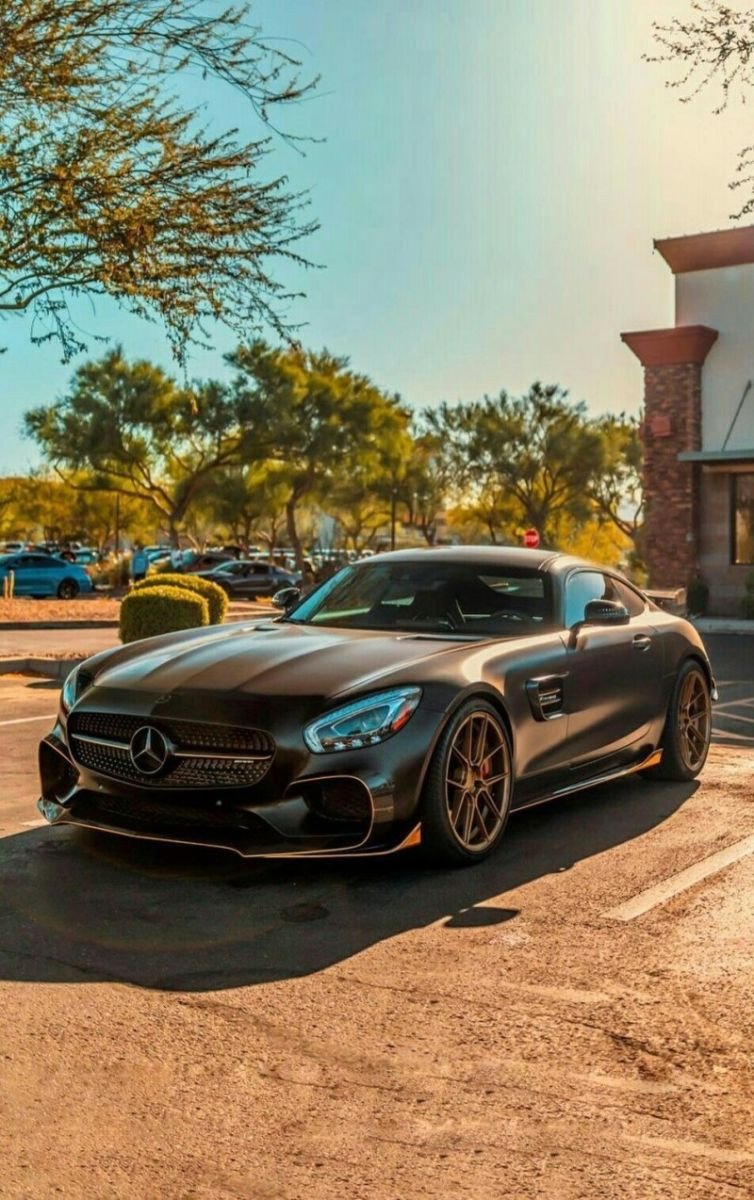 Hình nền xe sang trọng được cắt cúp hoàn hảo cho điện thoại