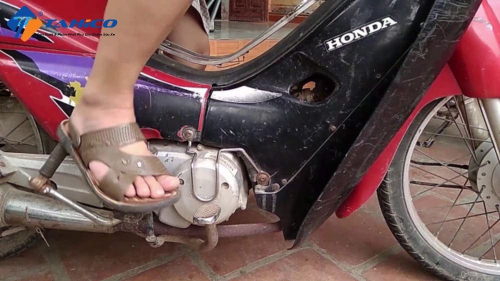 Hướng dẫn đạp nổ xe máy khi không đề được